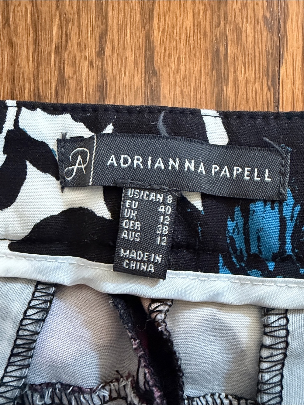 Adrianna Papell floral ankle pants - size 8 - Picture 2 of 7